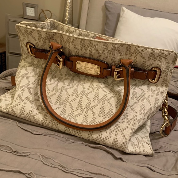 Michael Kors Handbag - Picture 2 of 5